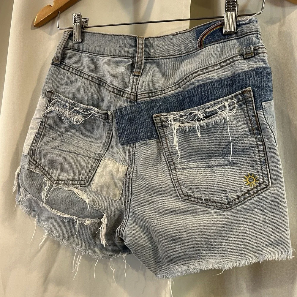 American Eagle Shorts Womens Sz 2‎ Highest Rise 90's Boyfriend Patches Y2K Retro